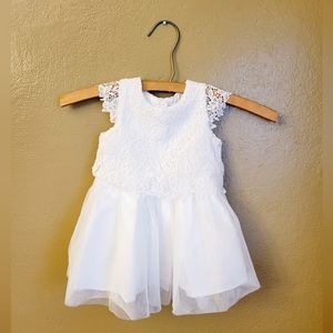 ☀️🌛3|$15 Infant White Dress Size 6-9m•Baptismal gown•Lace